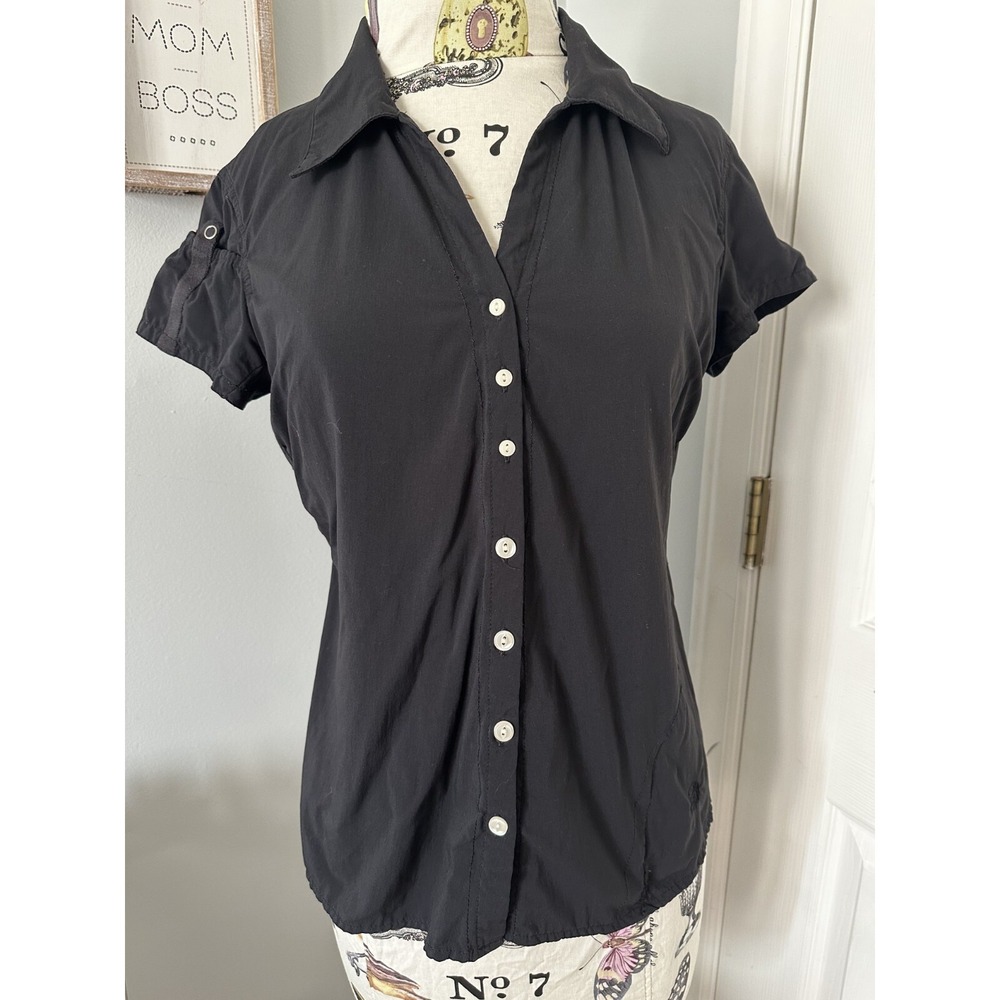 Mountain Hardwear Womens Size 8 Stretch Button Top Short Sleeve Black Collared